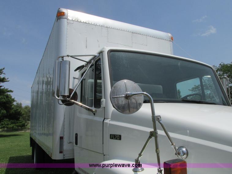 image for item R9322 2004 Freightliner FL70 box truck