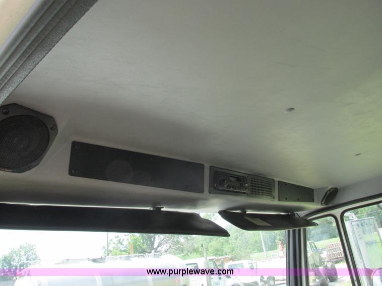 image for item R9322 2004 Freightliner FL70 box truck