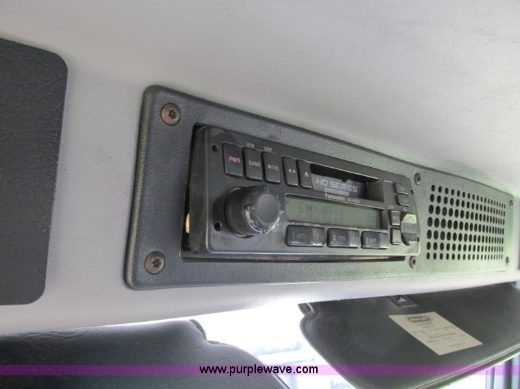 image for item R9322 2004 Freightliner FL70 box truck