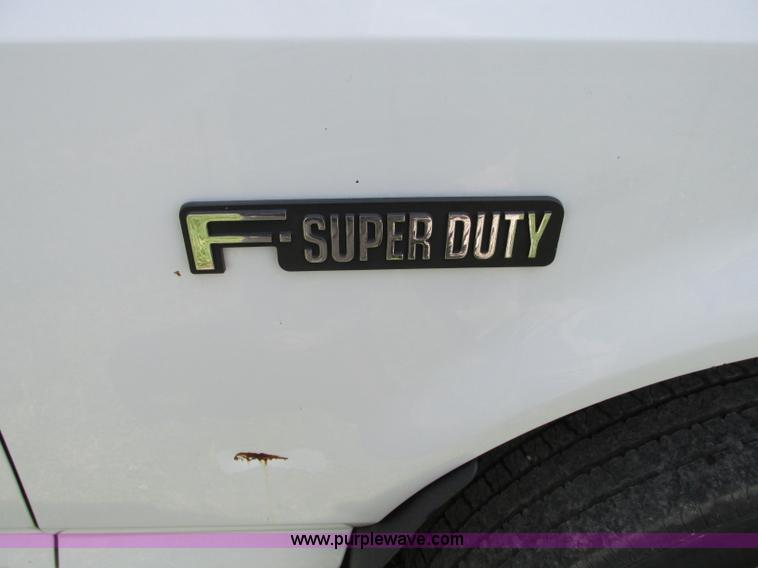 image for item R9323 1997 Ford F450 Super Duty flatbed truck