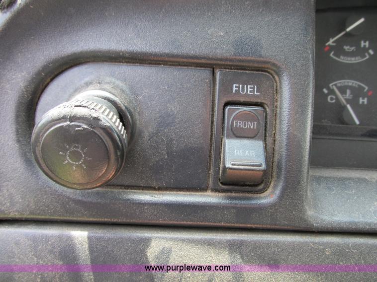 image for item R9323 1997 Ford F450 Super Duty flatbed truck