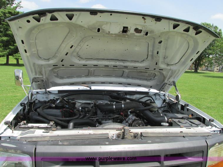 image for item R9323 1997 Ford F450 Super Duty flatbed truck