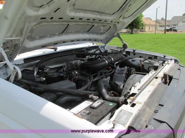 image for item R9323 1997 Ford F450 Super Duty flatbed truck