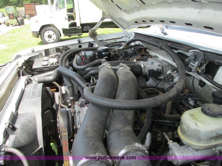 image for item R9323 1997 Ford F450 Super Duty flatbed truck