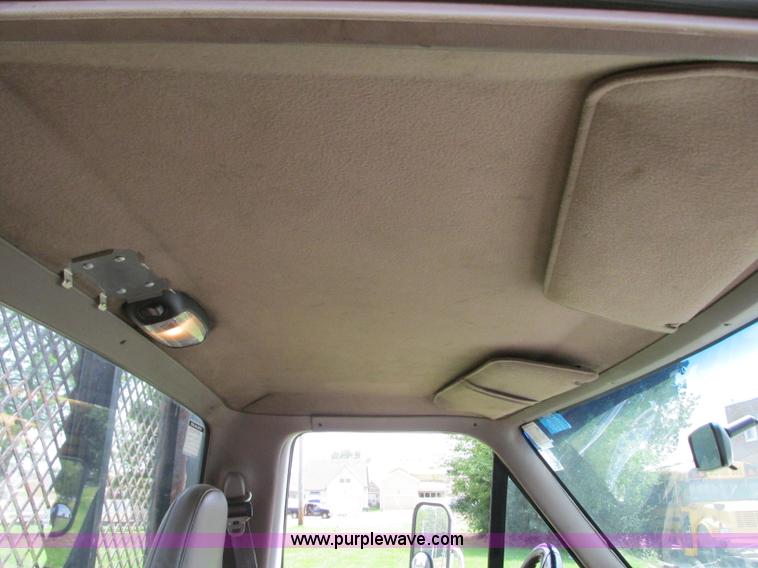 image for item R9323 1997 Ford F450 Super Duty flatbed truck