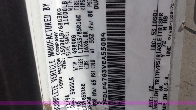 image for item R9323 1997 Ford F450 Super Duty flatbed truck