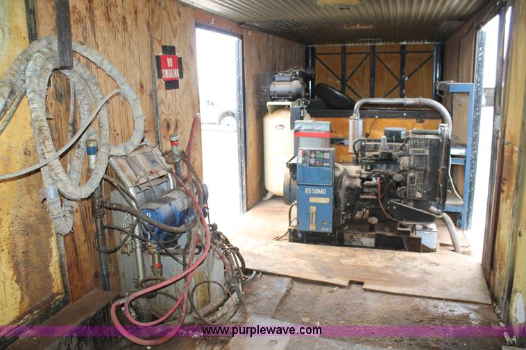 image for item AO9531 2003 B&W polyurethane foam application trailer