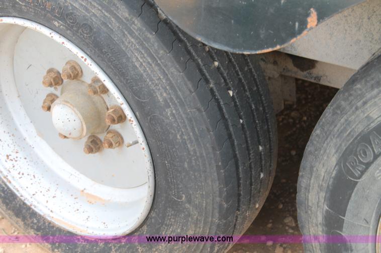 image for item AO9531 2003 B&W polyurethane foam application trailer