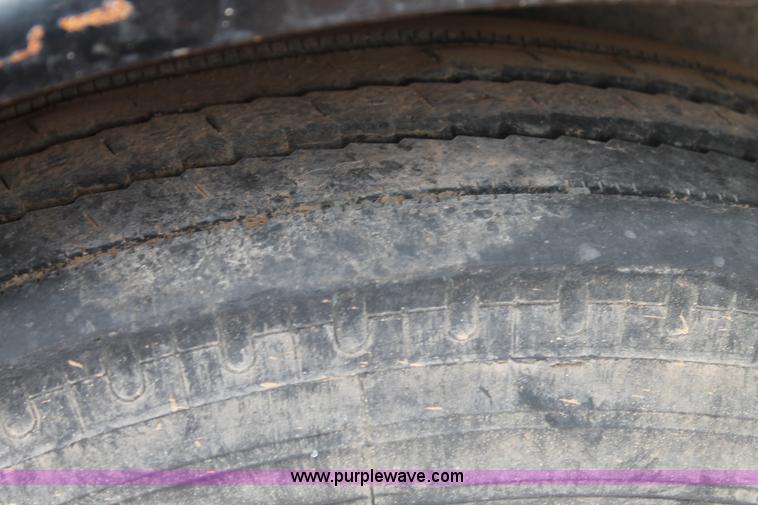 image for item AO9531 2003 B&W polyurethane foam application trailer