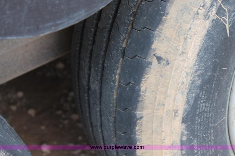 image for item AO9531 2003 B&W polyurethane foam application trailer