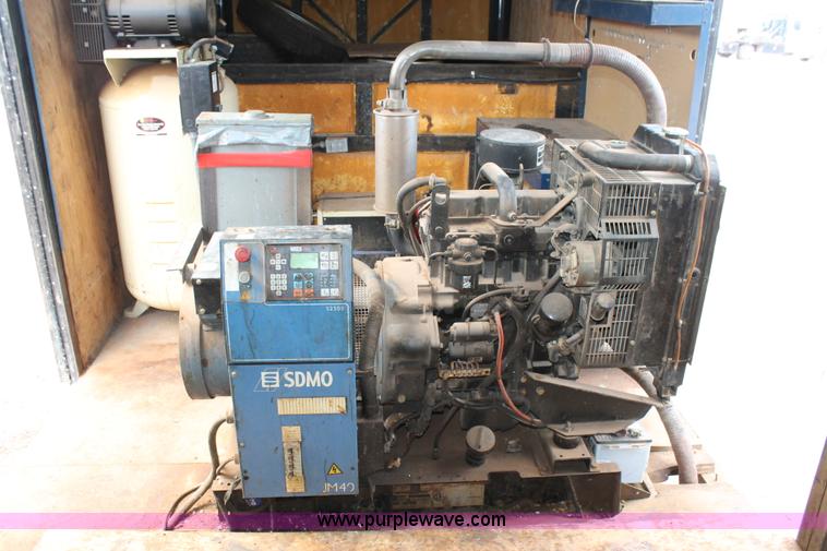 image for item AO9531 2003 B&W polyurethane foam application trailer