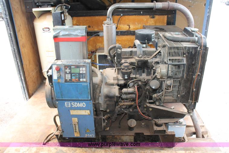 image for item AO9531 2003 B&W polyurethane foam application trailer