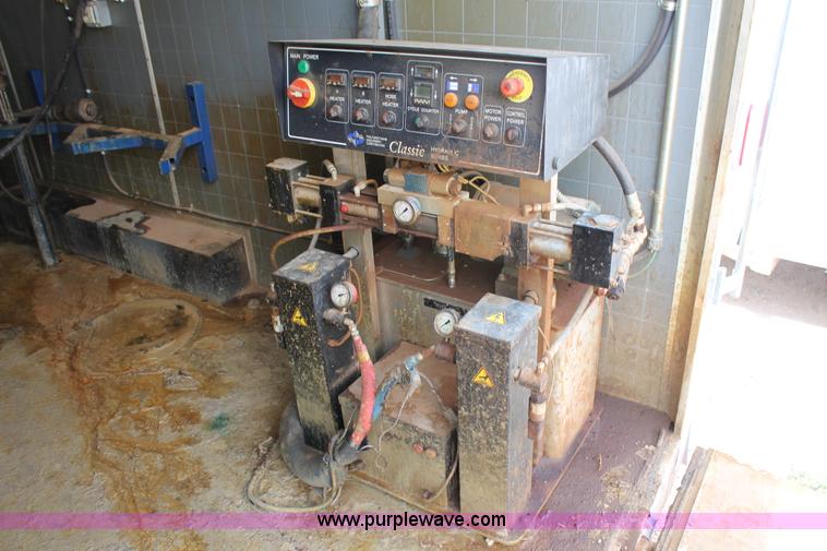 image for item AO9532 2013 Carry-On trailer with polyurea application proportioner