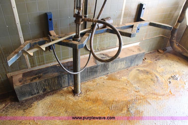 image for item AO9532 2013 Carry-On trailer with polyurea application proportioner