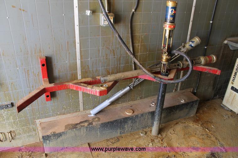 image for item AO9532 2013 Carry-On trailer with polyurea application proportioner