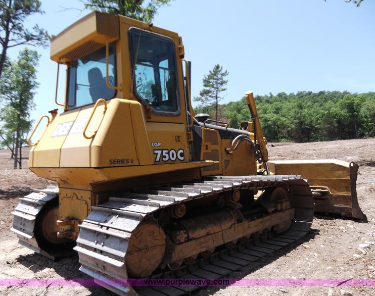 image for item D1553 2004 John Deere 750C LGP Series II dozer