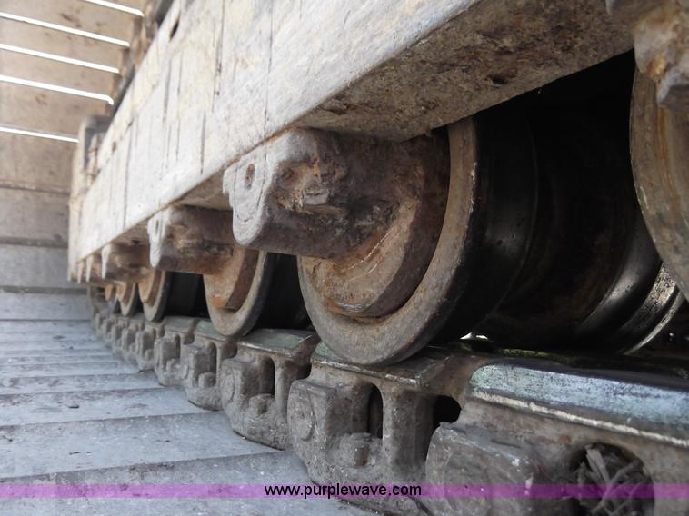 image for item D1553 2004 John Deere 750C LGP Series II dozer