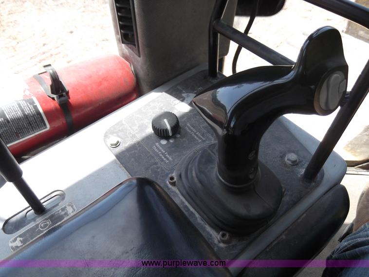 image for item D1553 2004 John Deere 750C LGP Series II dozer