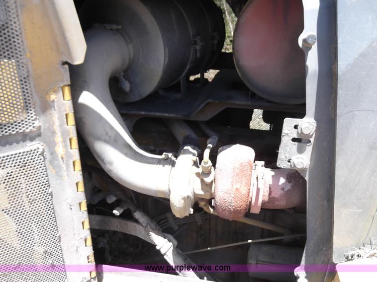 image for item D1553 2004 John Deere 750C LGP Series II dozer