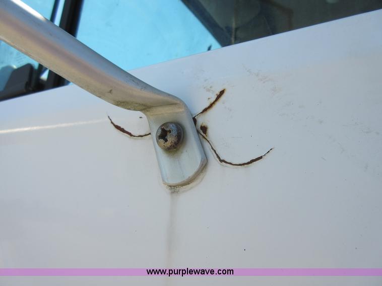 image for item D2474 1991 International 4600 modified swab rig