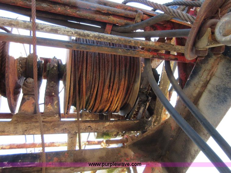 image for item D2474 1991 International 4600 modified swab rig