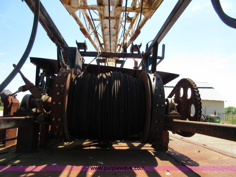 image for item D2474 1991 International 4600 modified swab rig