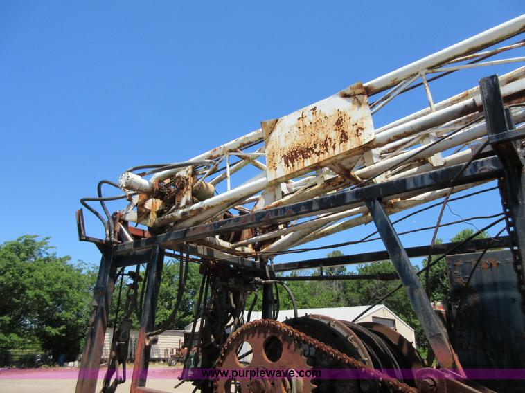 image for item D2474 1991 International 4600 modified swab rig