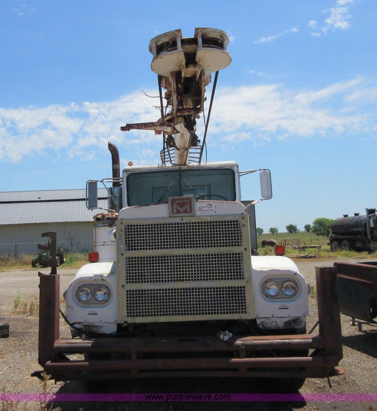 image for item D2475 1981 Marmon TT04C198RM workover rig