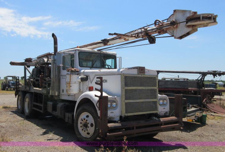 image for item D2475 1981 Marmon TT04C198RM workover rig