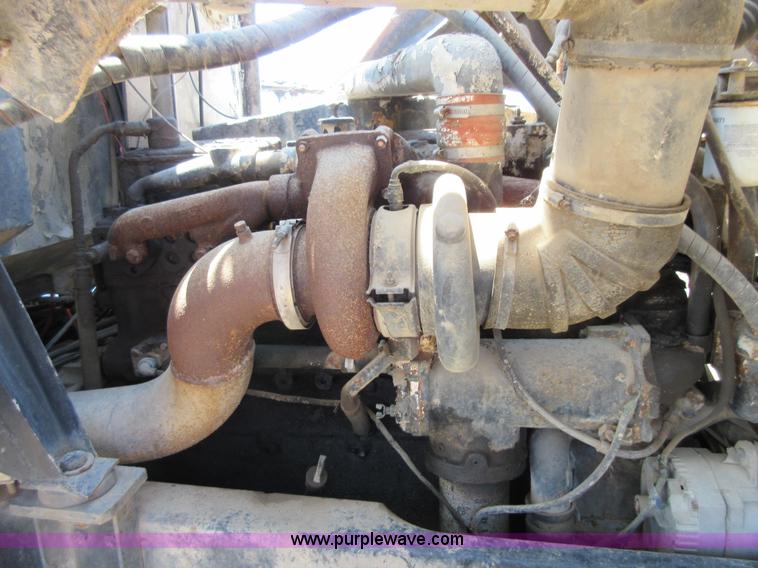 image for item D2475 1981 Marmon TT04C198RM workover rig