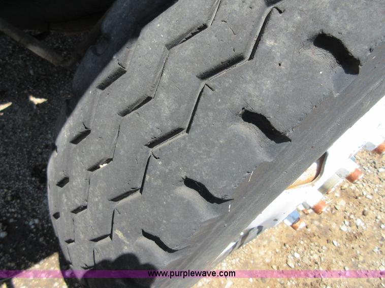 image for item D2475 1981 Marmon TT04C198RM workover rig