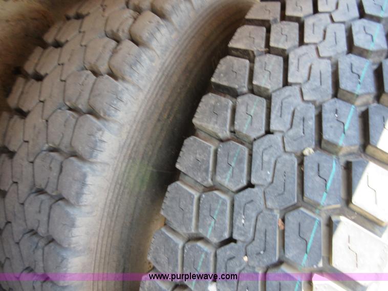 image for item D2475 1981 Marmon TT04C198RM workover rig