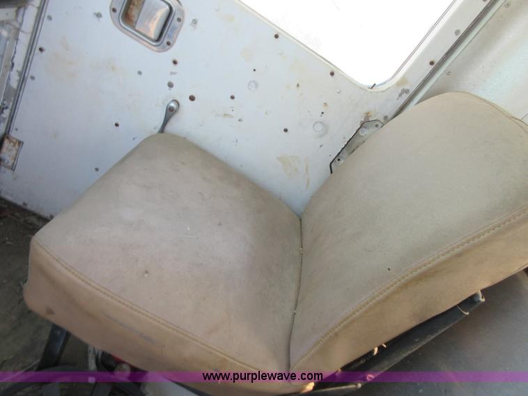 image for item D2475 1981 Marmon TT04C198RM workover rig