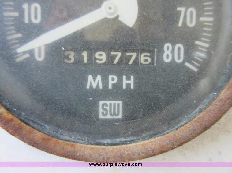 image for item D2475 1981 Marmon TT04C198RM workover rig