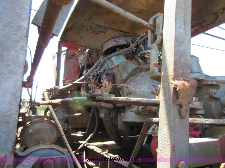 image for item D2475 1981 Marmon TT04C198RM workover rig