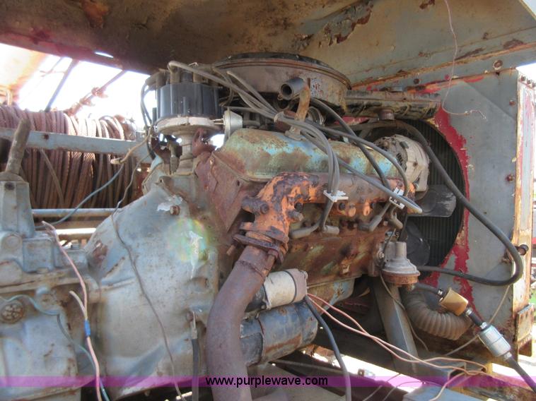 image for item D2475 1981 Marmon TT04C198RM workover rig