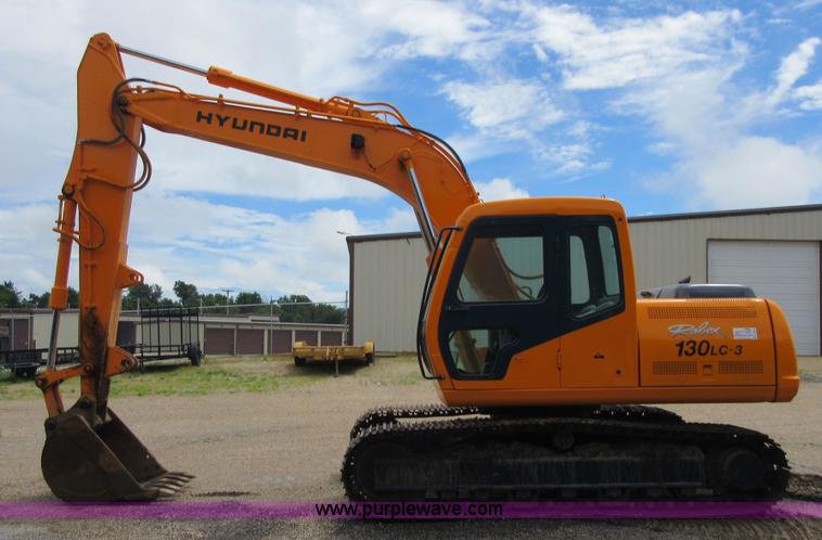 image for item D2491 1995 Hyundai R130LC-3 excavator