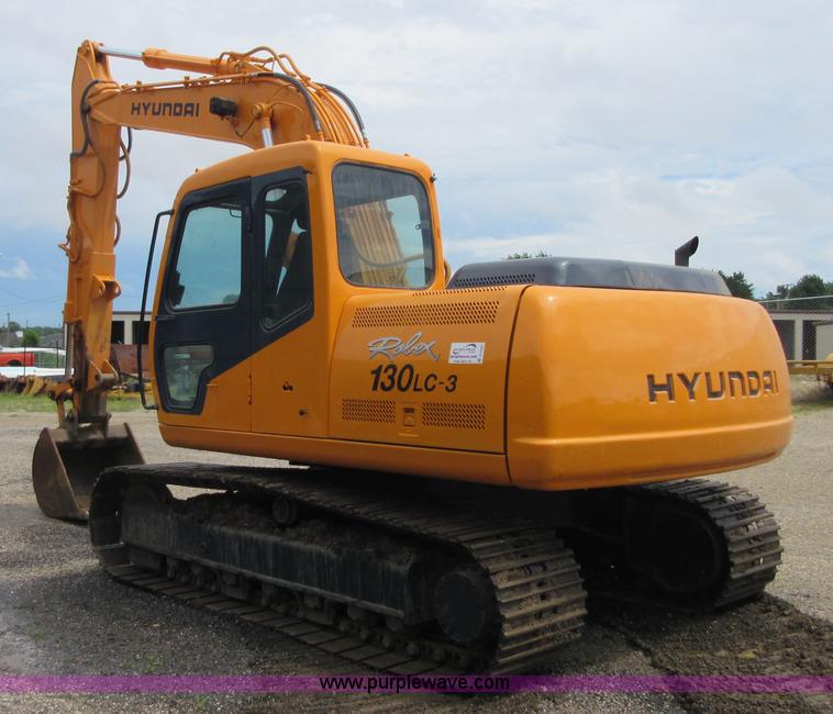 image for item D2491 1995 Hyundai R130LC-3 excavator