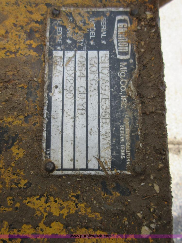 image for item D2491 1995 Hyundai R130LC-3 excavator