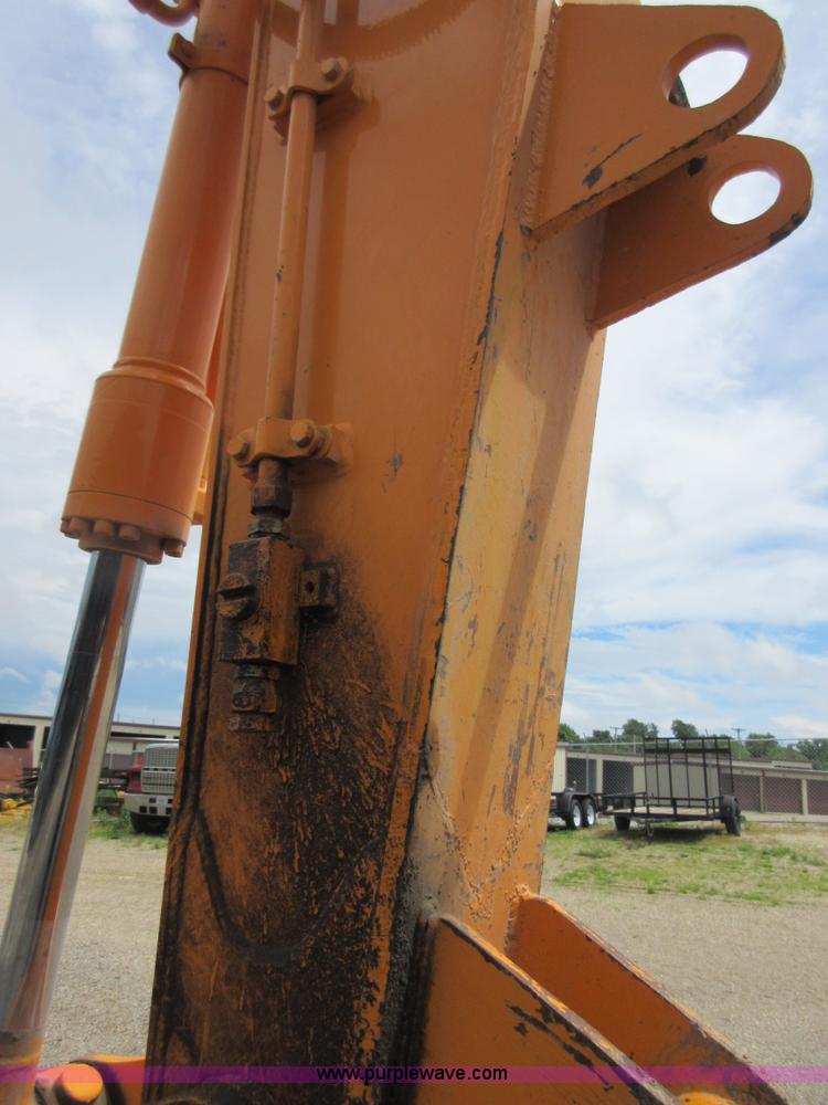 image for item D2491 1995 Hyundai R130LC-3 excavator