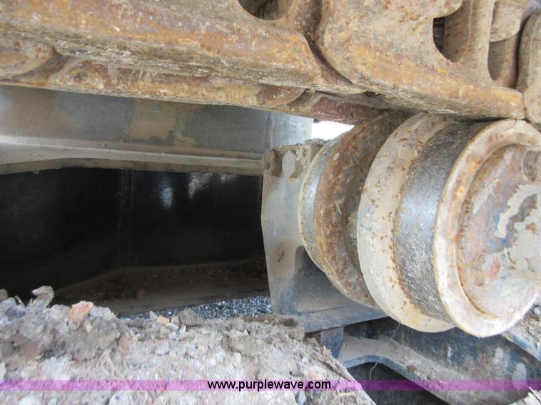 image for item D2491 1995 Hyundai R130LC-3 excavator