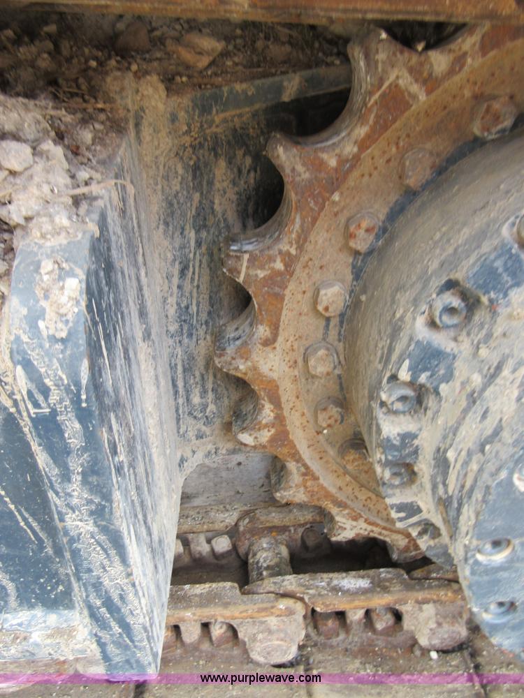 image for item D2491 1995 Hyundai R130LC-3 excavator