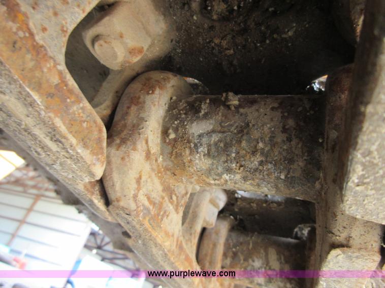 image for item D2491 1995 Hyundai R130LC-3 excavator