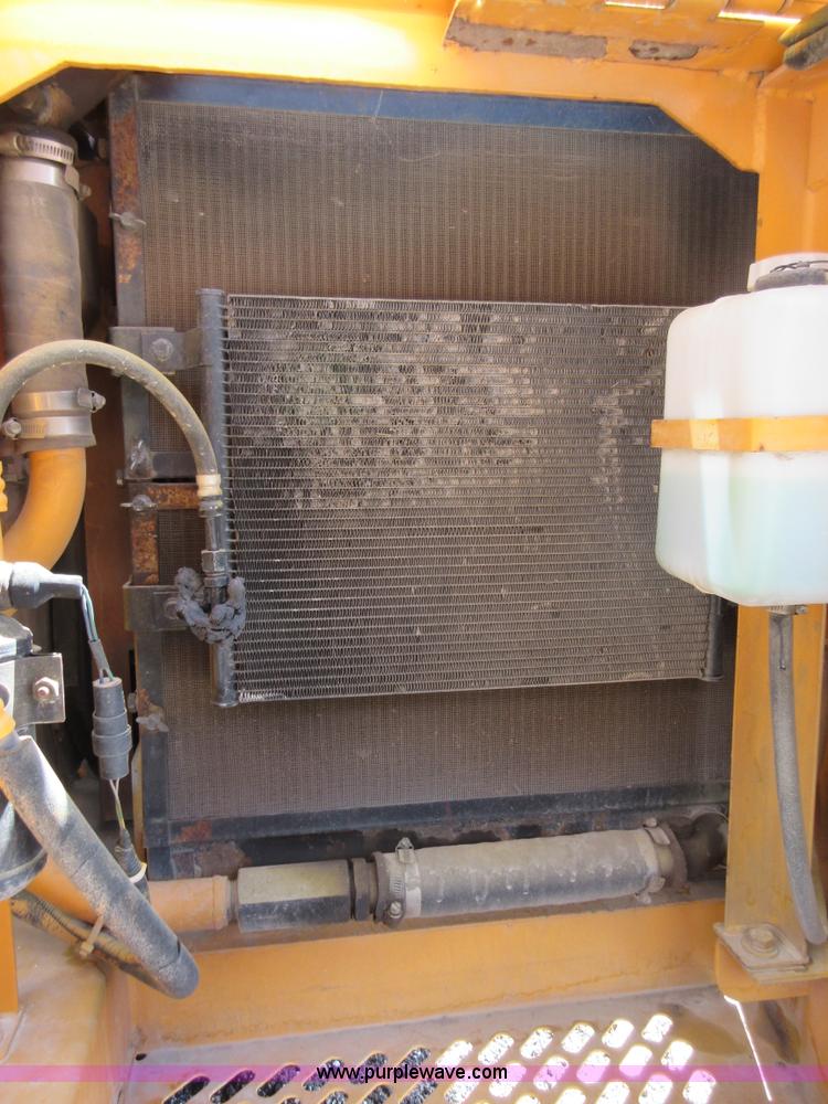 image for item D2491 1995 Hyundai R130LC-3 excavator