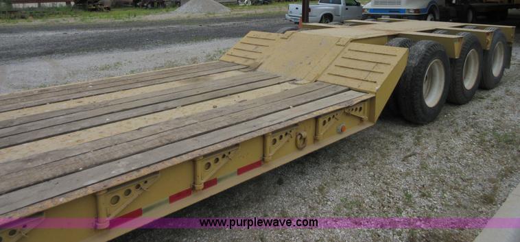 image for item D2492 2001 Witzco Challenger RG-50 lowboy trailer