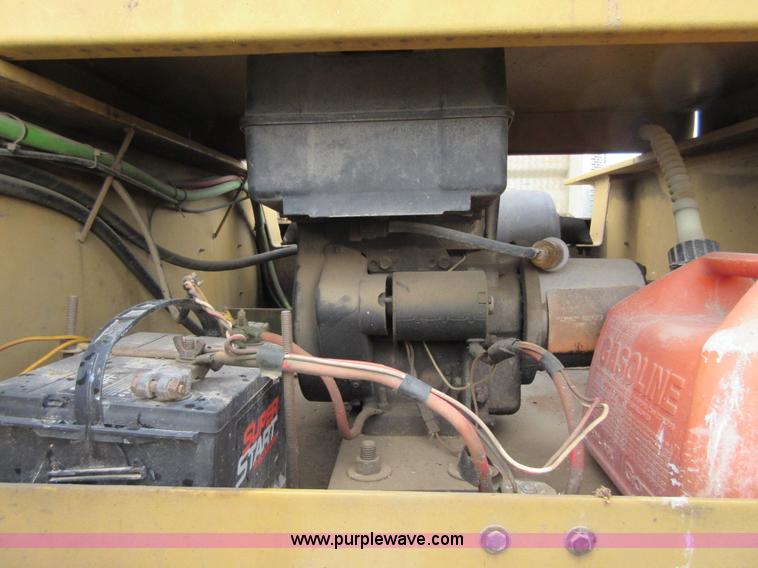 image for item D2492 2001 Witzco Challenger RG-50 lowboy trailer