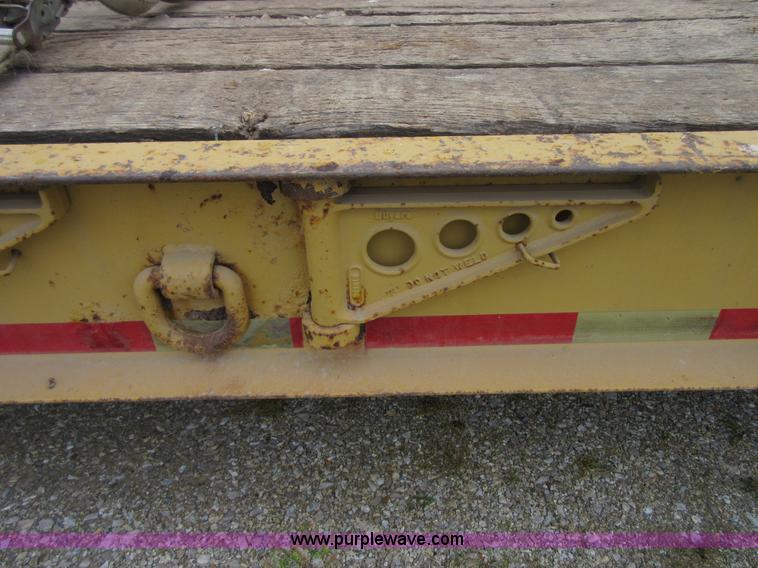 image for item D2492 2001 Witzco Challenger RG-50 lowboy trailer