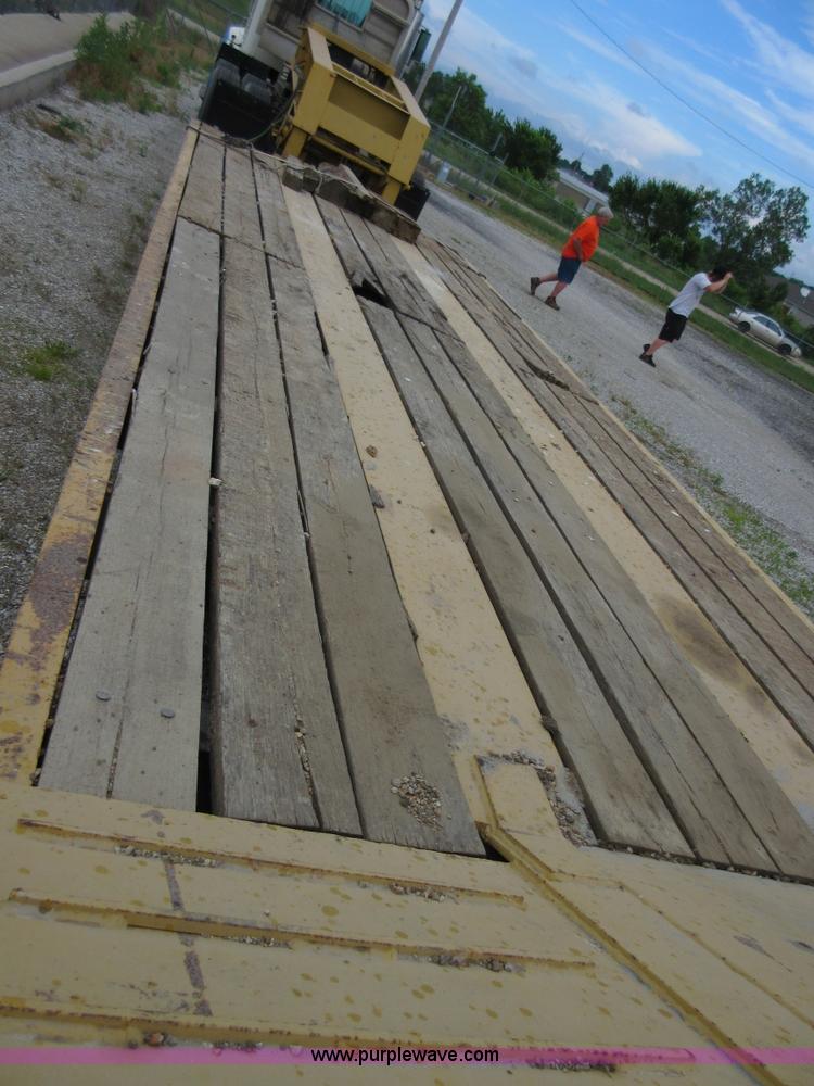 image for item D2492 2001 Witzco Challenger RG-50 lowboy trailer