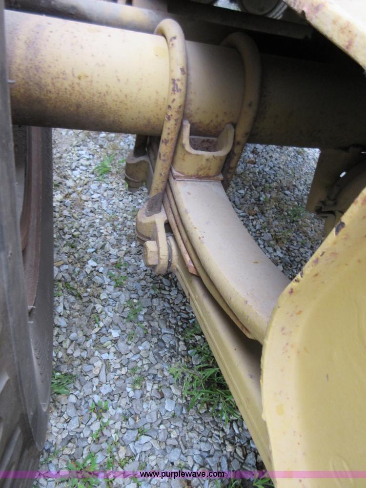 image for item D2492 2001 Witzco Challenger RG-50 lowboy trailer