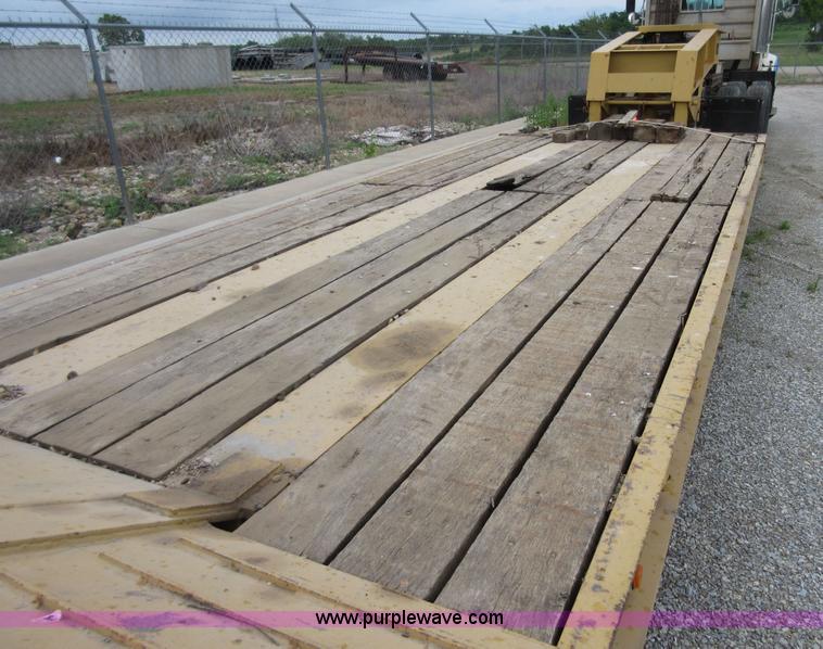 image for item D2492 2001 Witzco Challenger RG-50 lowboy trailer